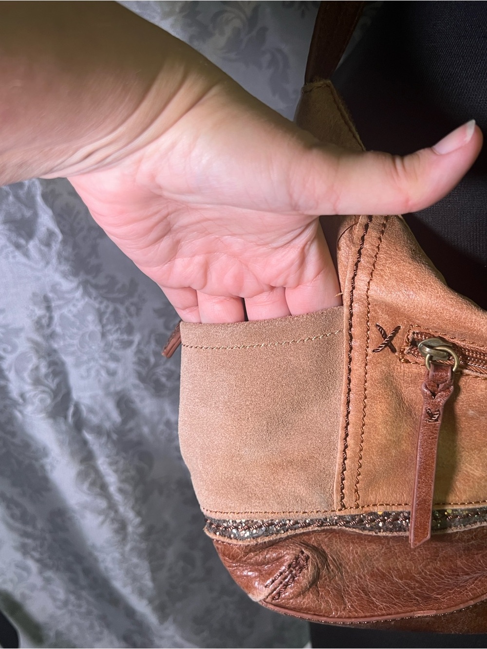 The Sak Two-Tone Tan & Brown Kendra Leather Hobo Shoulder Bag - Picture 4 of 9
